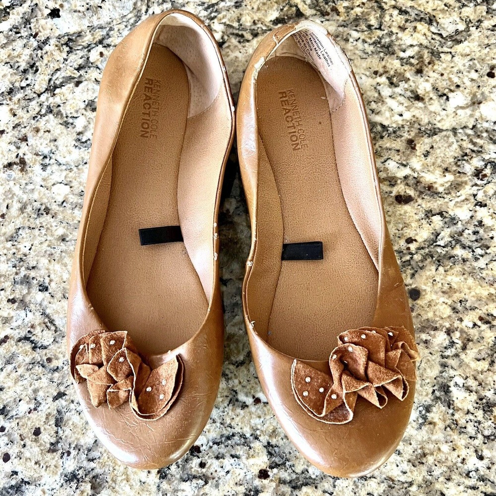 Kenneth Cole Reaction Ballet Flats 8.5 M Whiskey Brown Leatherette; Flower Bow